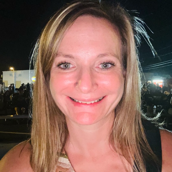 Meet your Posher, Amber - Picture 8 of 9